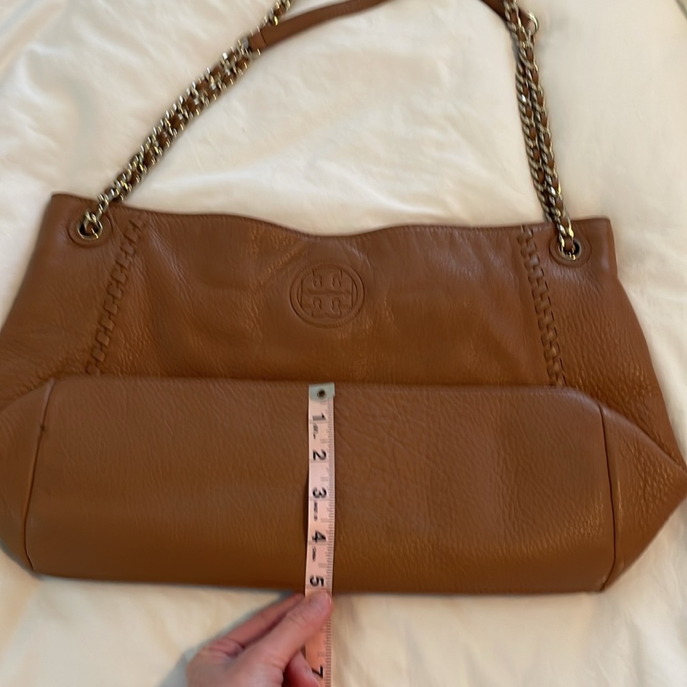 Tory Burch Brown Hobo Shoulder Bag With Chain Straps - Picture 16 of 17